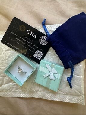Beautiful 925 Sterling silver moissanite engagement ring, 1.0 CT, size 5, NIB